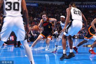 彩表现背后 彩表现背后